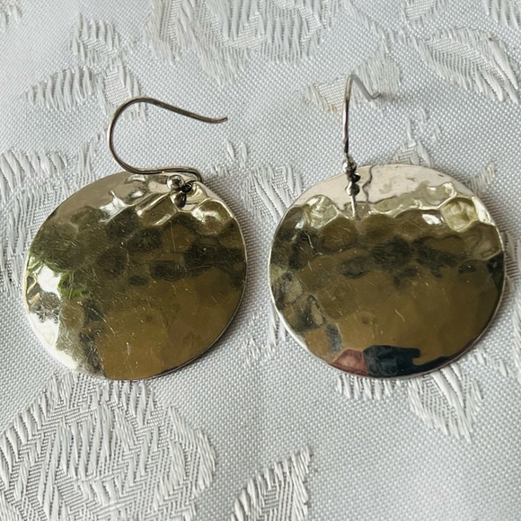 925 Sterling Silver Hammered Round Earrings - Picture 3 of 6